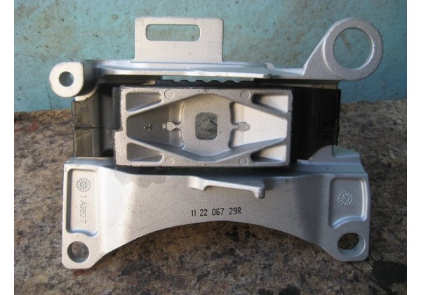 Подушка, опора двигуна ліва передня Renault Megane III, Scenic III, Fluence, 112200014R, 112206729R *